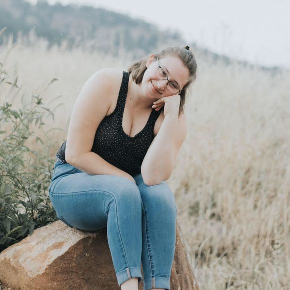 Meet your Posher, Laura - Picture 1 of 1